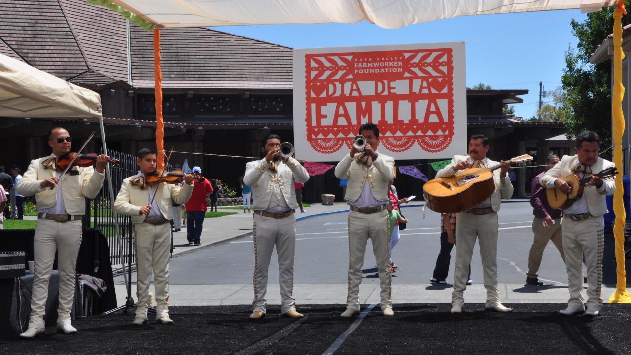 Mariachi performers at Dia de la Familia event